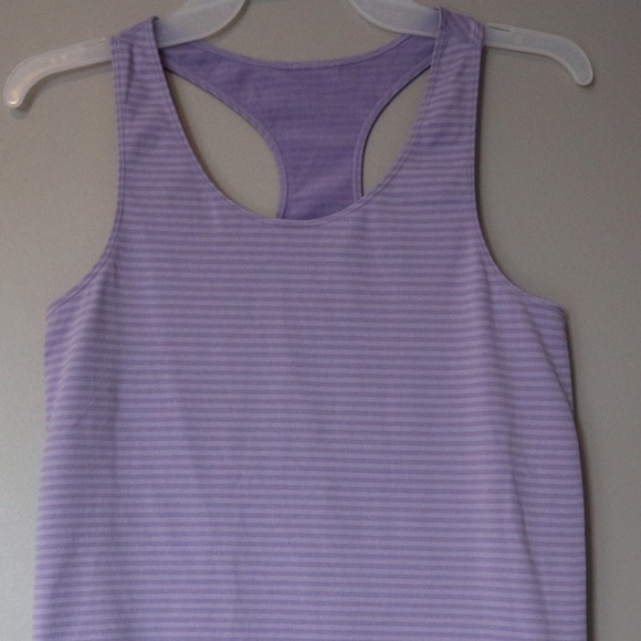 Spandex-Material UnderArmour Tank Top - Picture 3 of 5